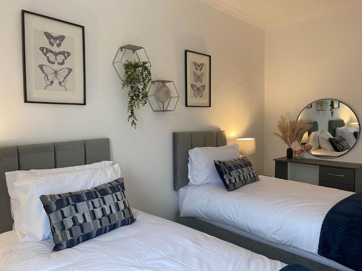 The Retreats 2 Kenfig Hill Pet Friendly 2 Bedroom Flat With King Size Bed Twin Beds And Sofa Bed Sleeps Up To 5 People Экстерьер фото